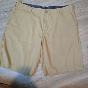 BCG men's khaki shorts size 36w